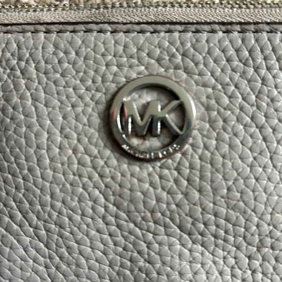 Michael Kors leather wristlet - Picture 3 of 5